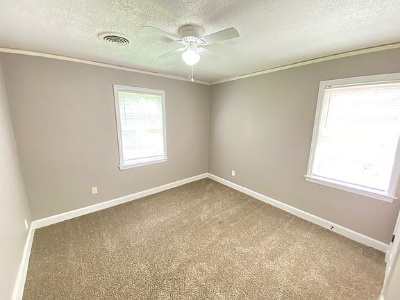 5th image of 743 E McKellar Ave