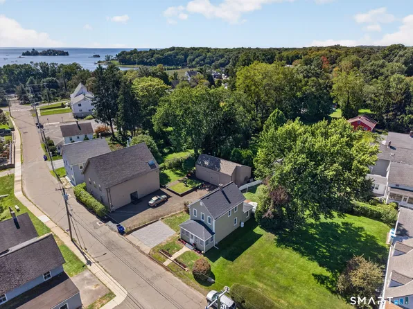 27 School Street, Branford, CT 06405