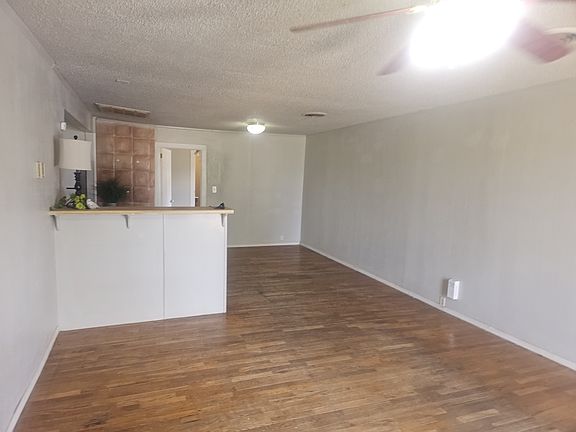 4th image of 16951 Abbe Ln