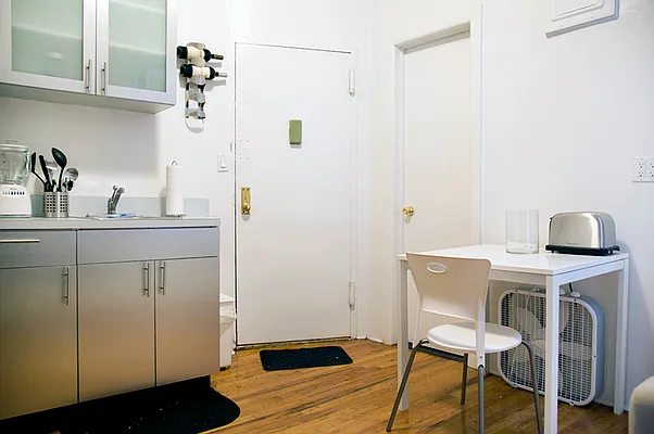 Rented by APT212 INC | media 37