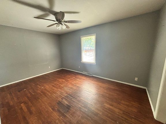 5th image of 2435 SE Colorado Ave
