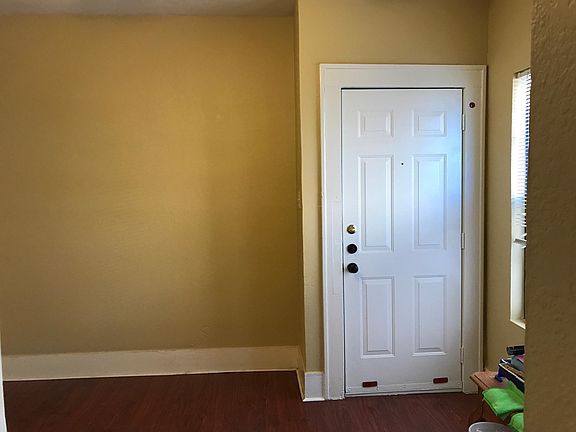 2nd image of 1115 S Jennings Ave