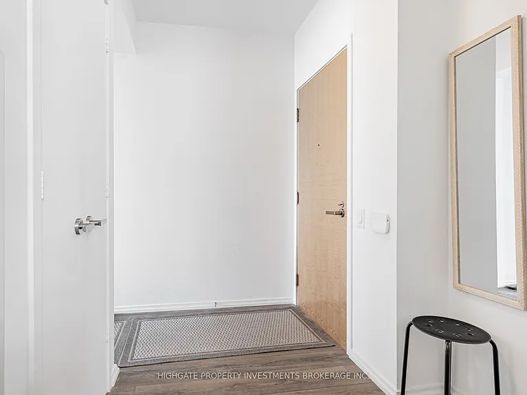 45 Charles St E #1801 — Photo 18