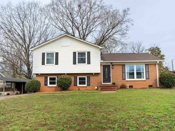 226 Willow Oaks Dr, Spartanburg, SC 29301