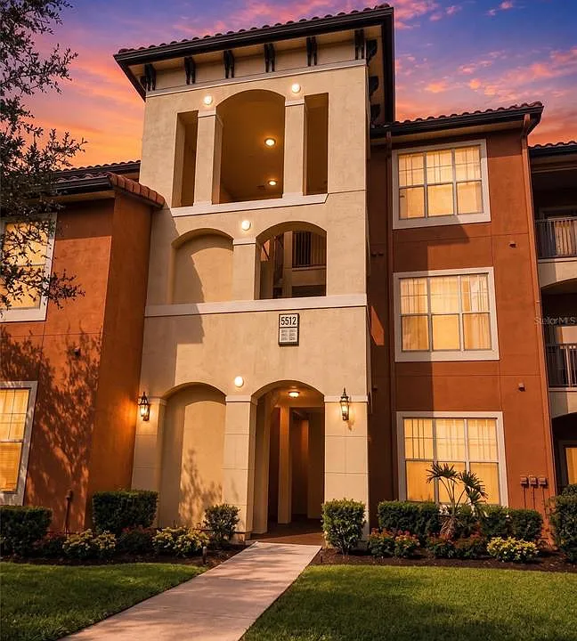 5512 Metrowest Blvd #201