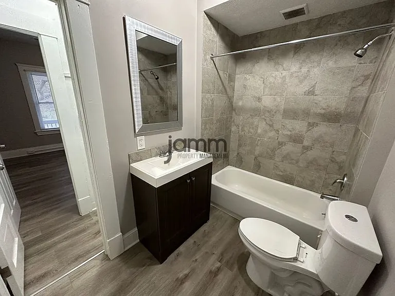 3026 Monroe Ave — Photo 10