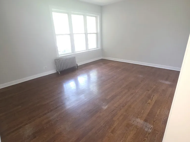 7400 N Ashland Blvd #2 — Photo 2