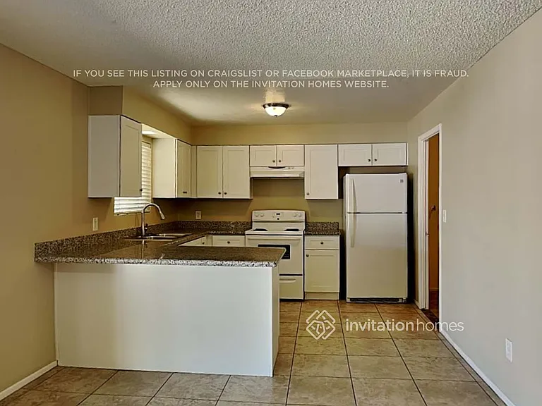 7140 W North Ln — Photo 7