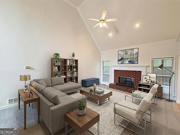 4th image of 909 Mendenhall Way