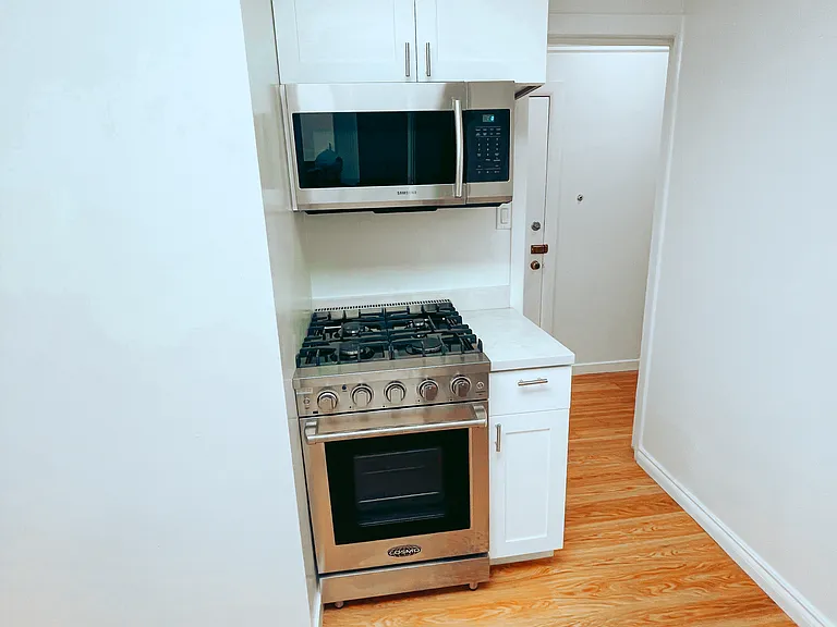 121 Carl St #3 — Photo 6