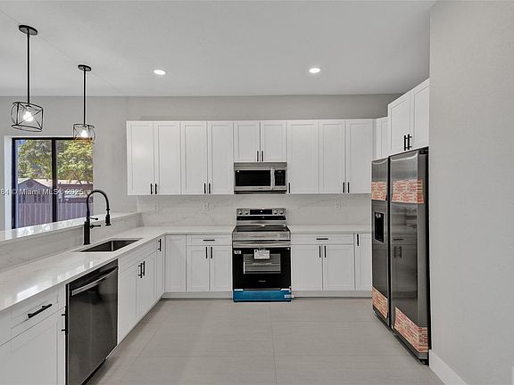 4th image of 238 NW 7th Ave