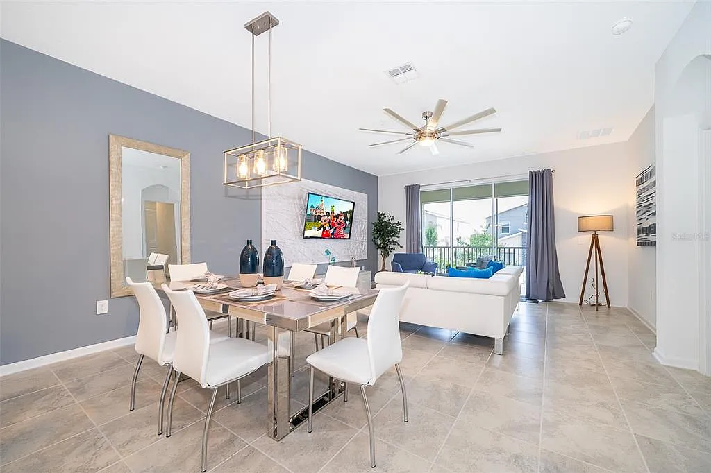 3 bed, 2.0 bath, 1788 sqft, $2,350 — Photo 2