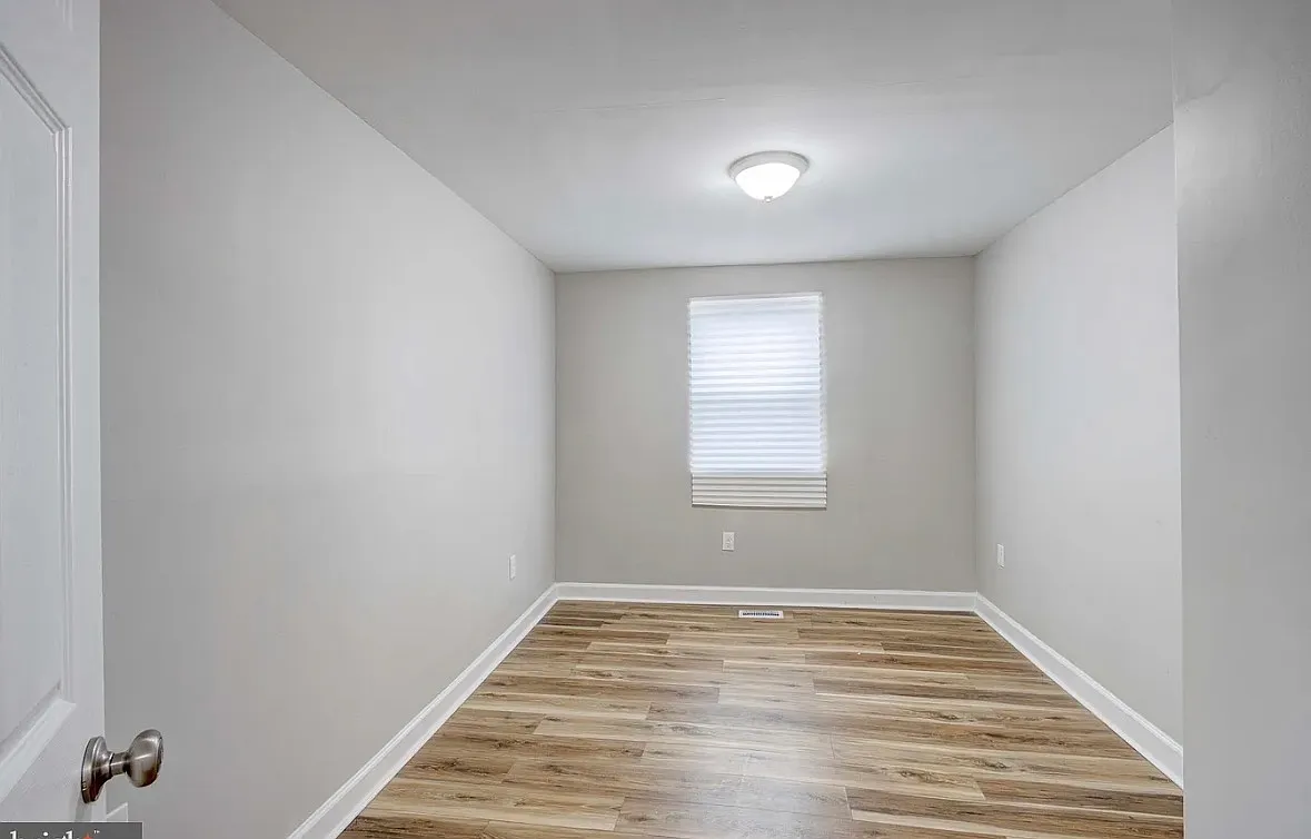 2 bed, 1000 sqft, $1,400 — Photo 4