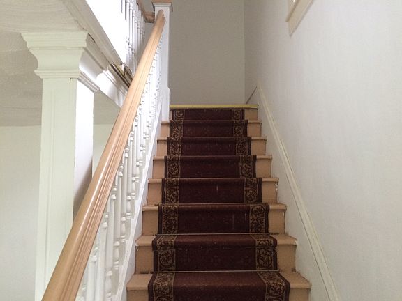 4th image of 302 Orchard Ave
