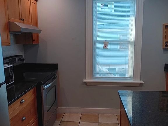 5th image of 45 Hodges Ave APT 2