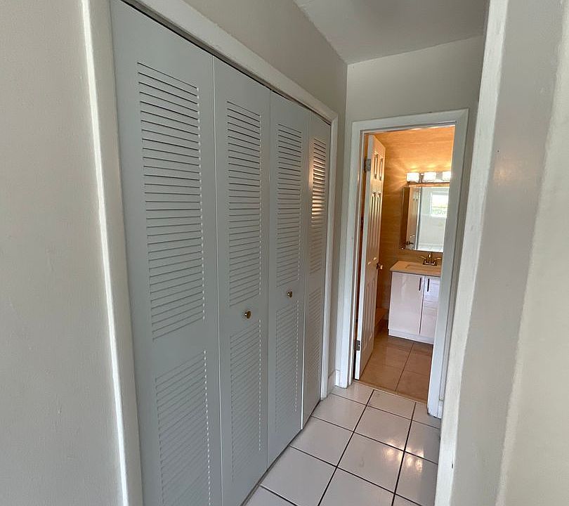 1st image of 17001 NE 9th Ave APT 11C
