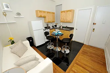 Rented by Eisenberg Exclusives