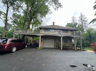 3240 Pine Lake Rd #1/2, West Bloomfield, MI 48324