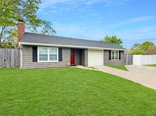 3 Windsor Dr, Selden, NY 11784