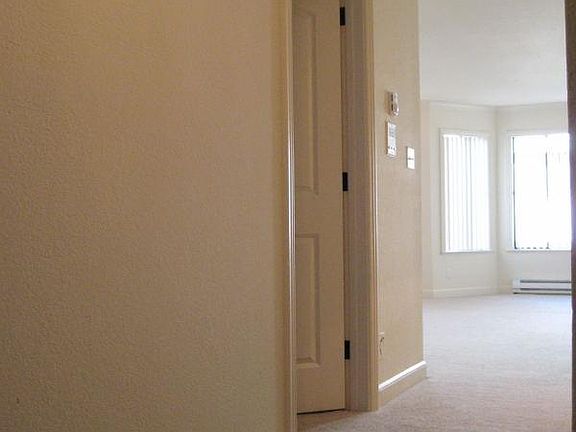 2nd image of 923 Eddy St #923/203