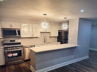 51 Kenwood Dr, Sicklerville, NJ 08081