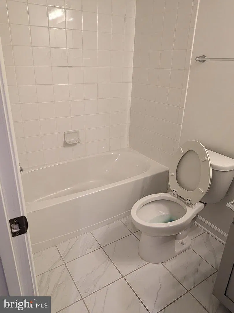 4 bed, 2543 sqft, $5,000 — Photo 4