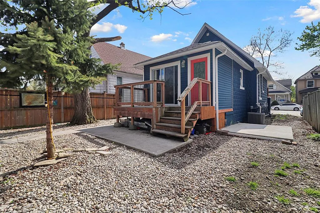 2 bed, $1,100 — Photo 3