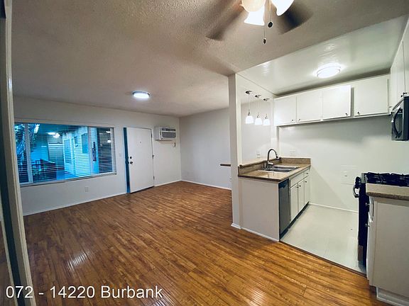 3rd image of 14220 Burbank Blvd APT 201