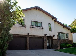 2339 Rolling Dr, Bismarck, ND 58501