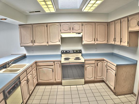 5th image of 7504 Northridge Ave NE