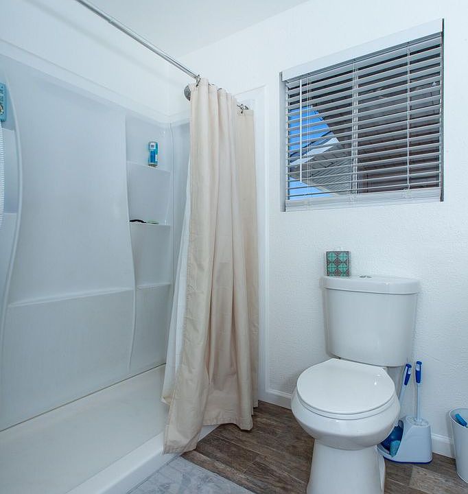 1st image of 552 E Lamarcia Dr