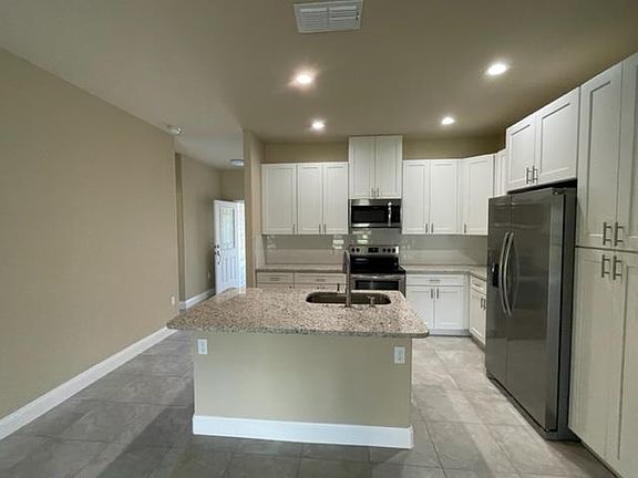 3rd image of 5 Wheaton Ln #B