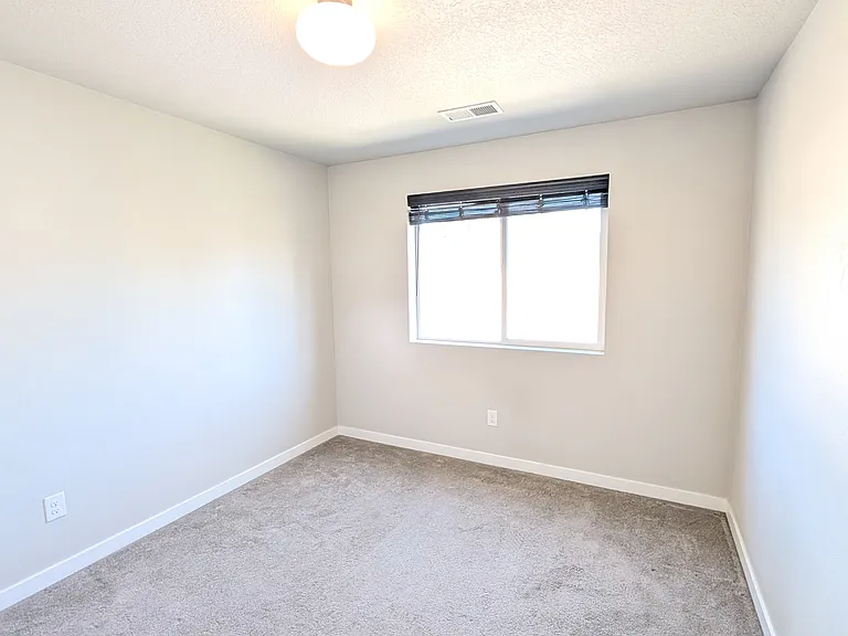 6019 NE 55th Cir — Photo 9