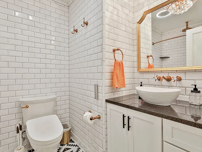 410 Thornton Lane — Photo 33