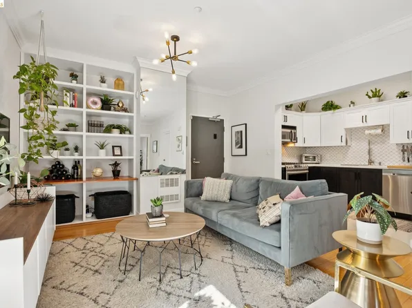 574 48th St APT 203, Oakland, CA 94609