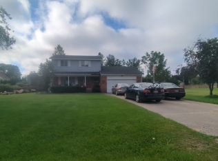 11024 Tillson Dr, South Lyon, MI