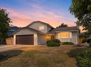 3137 Antrobus Cres, Colwood, BC V9B 5M8