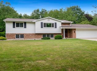 5496 S Poplar Dr, Oregon, IL 61061