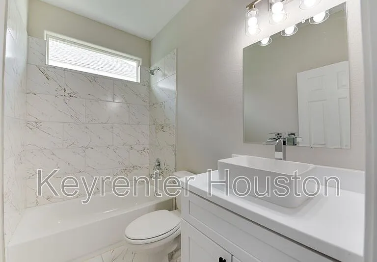 8202 Homewood Ln #E — Photo 29