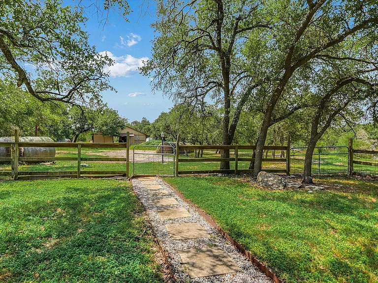 4717 Sam Bass Rd — Photo 30