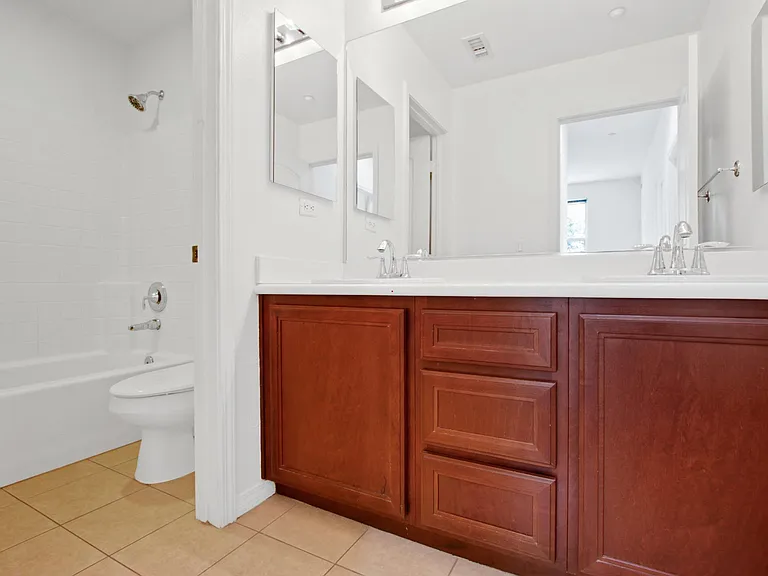 46 Playa Cir #J — Photo 5