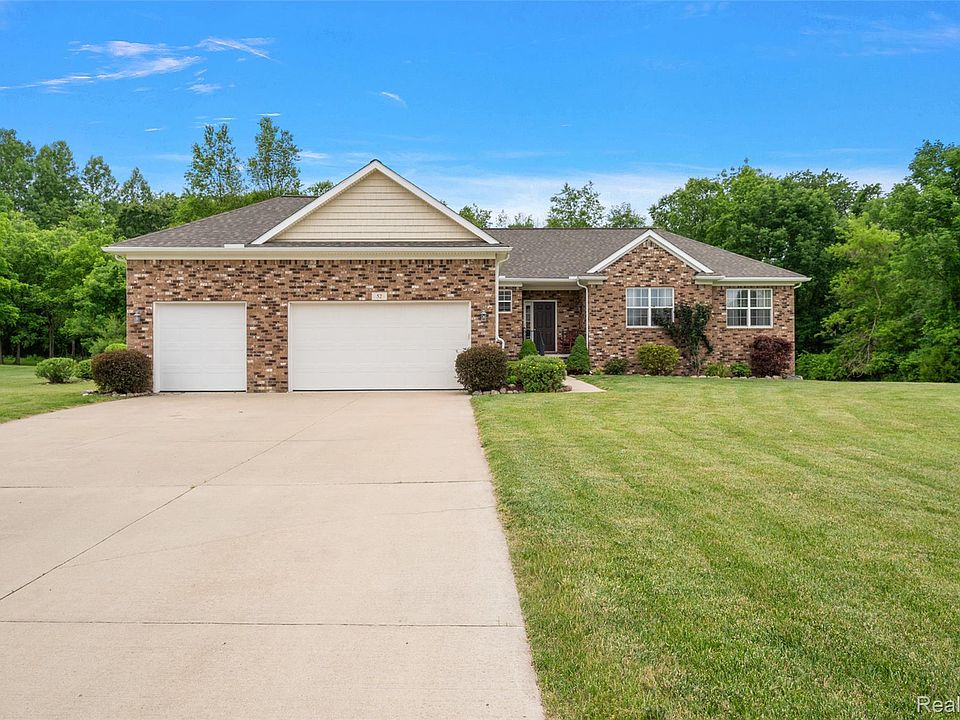 1st image of 52 Parker Ln