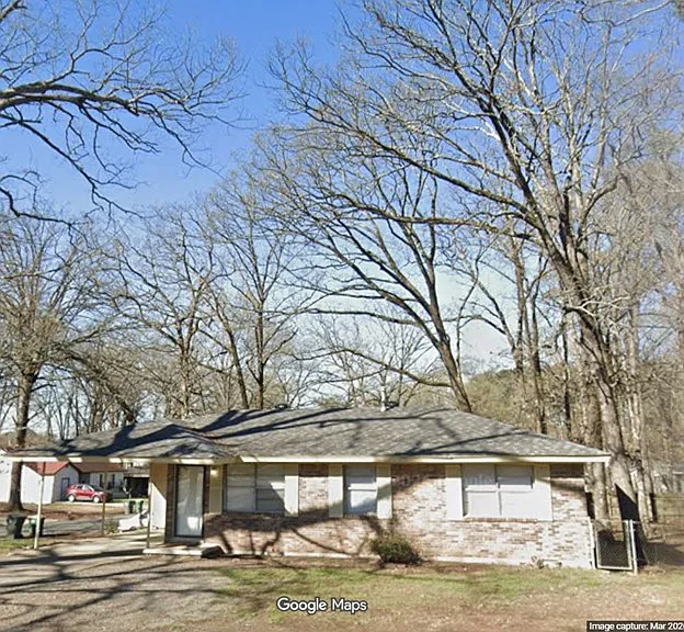 9 Southern Oaks Dr — Photo 1