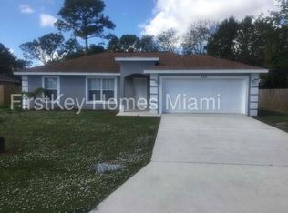 650 SE Prineville St, Port Saint Lucie, FL 34983