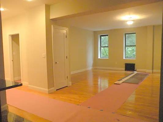 Sold by Real Estate Investors Group LLC | media 25