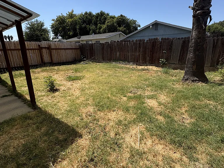 1115 Holly Ave #C — Photo 11