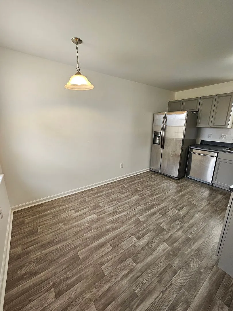 Renovated 4 Bedroom Home! — Photo 4