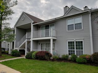 37 Chelsea Ct, Franklin Park, NJ 08823