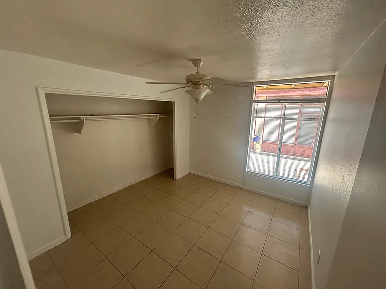 1123 E Sierra Vista Dr #7 — Photo 5