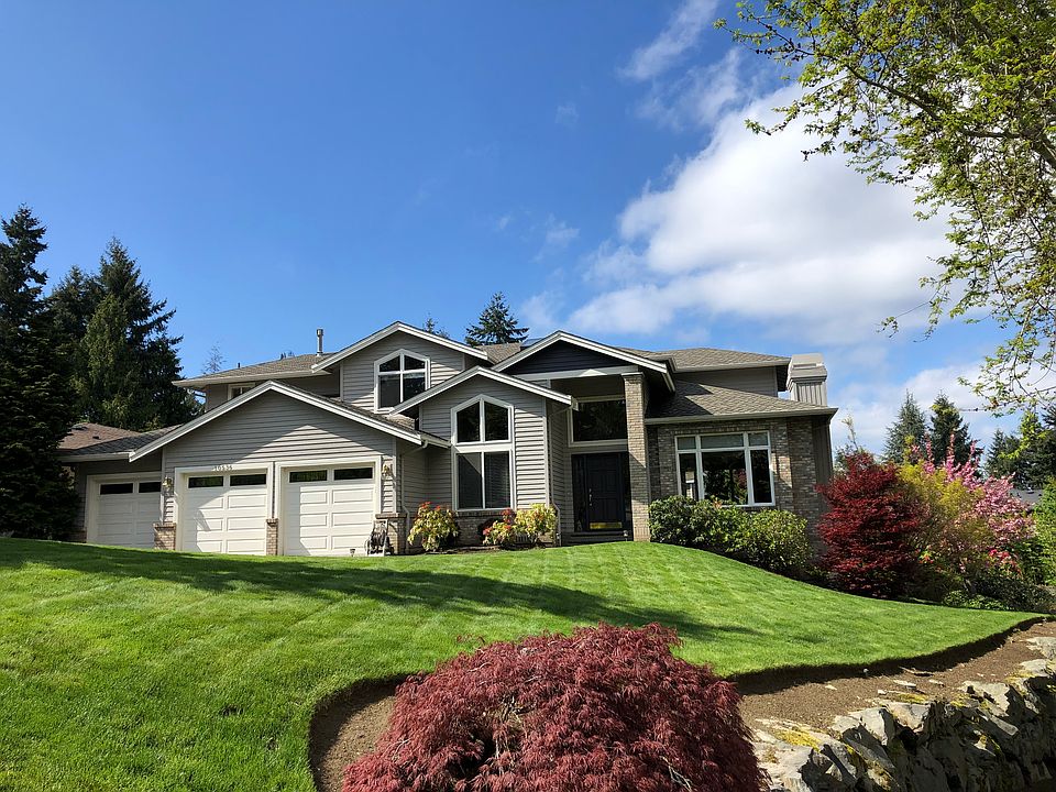 2nd image of 10536 NE 58th St